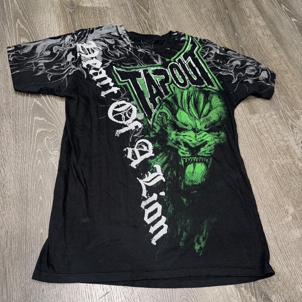 Tapout Mens Heart of a Lion Graphic T-Shirt Black Simply Believe MMA Y2K XS-S